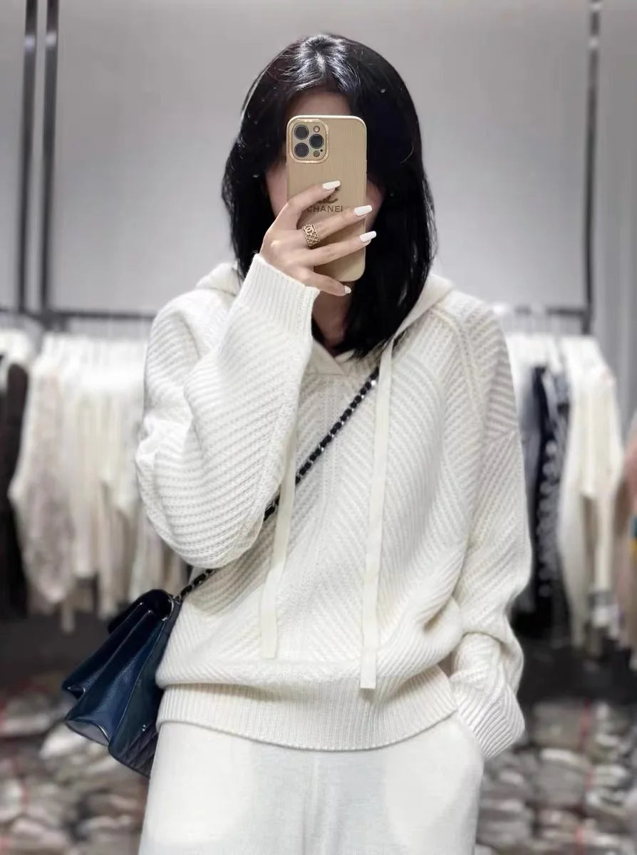 100% Wool Gentle Knited Hoodie