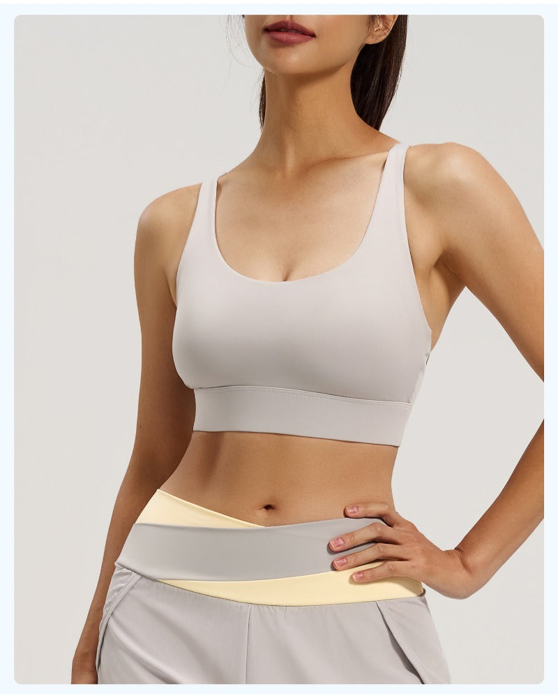 One-piece shockproof gathering sports bra
