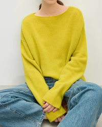 Boat-neck wool sweater, 100% wool, natural tone, perfect for cold-weather layering
